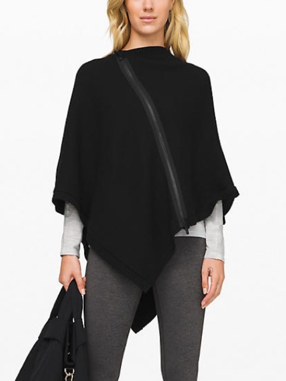 F015 LULULEMON On the Go Poncho